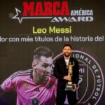 Messi fue condecorado por ser el jugador con más títulos de la historia